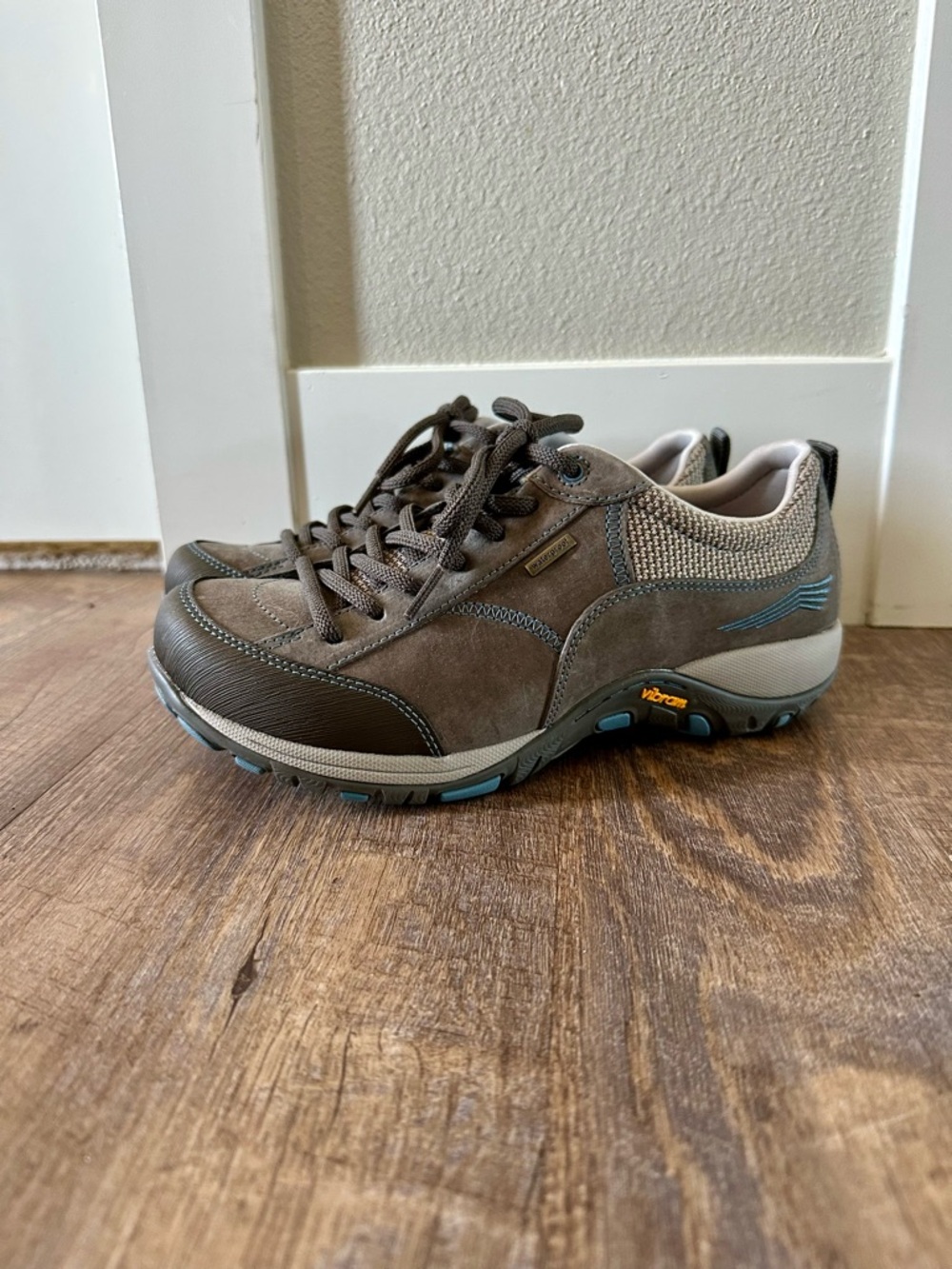 Dansko Paisley waterproof shoes. With Vibram soles. EUC size women’s 7
